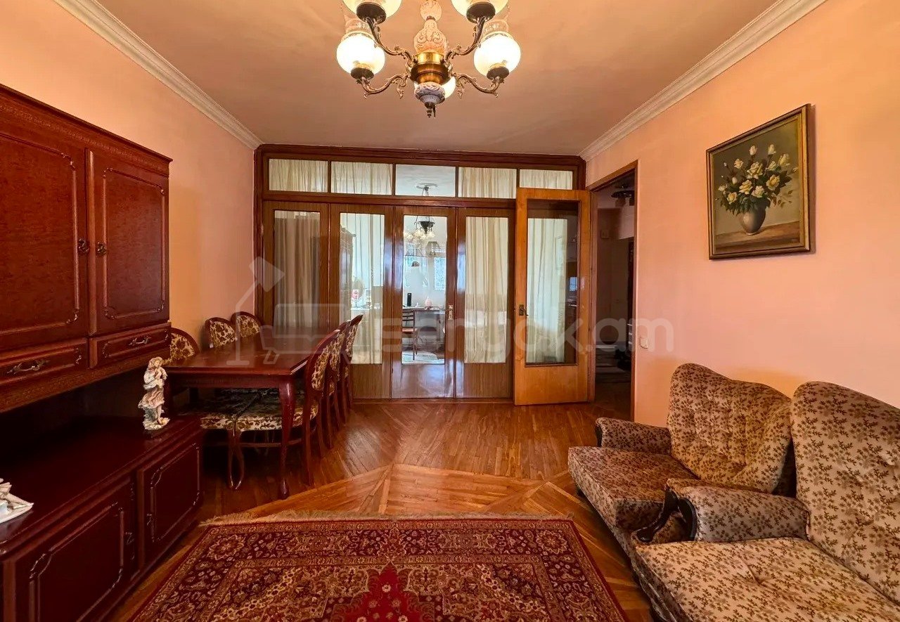 3 Սենյականոց Բնակարան Քարե Շենքում, 108քմ, 5/5 հարկ, Կոսմետիկ Վերանորոգված