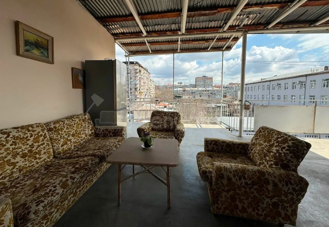 3 Սենյականոց Բնակարան Քարե Շենքում, 108քմ, 5/5 հարկ, Կոսմետիկ Վերանորոգված