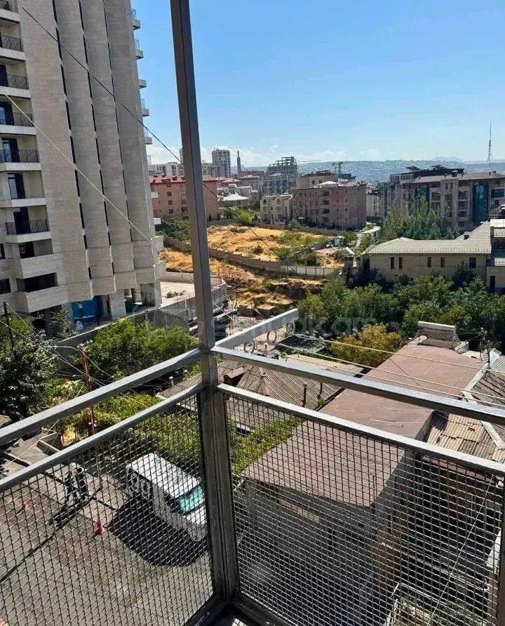 2 Սենյականոց Բնակարան Քարե Շենքում, 55քմ, 5/5 հարկ, Կապիտալ Վերանորոգված