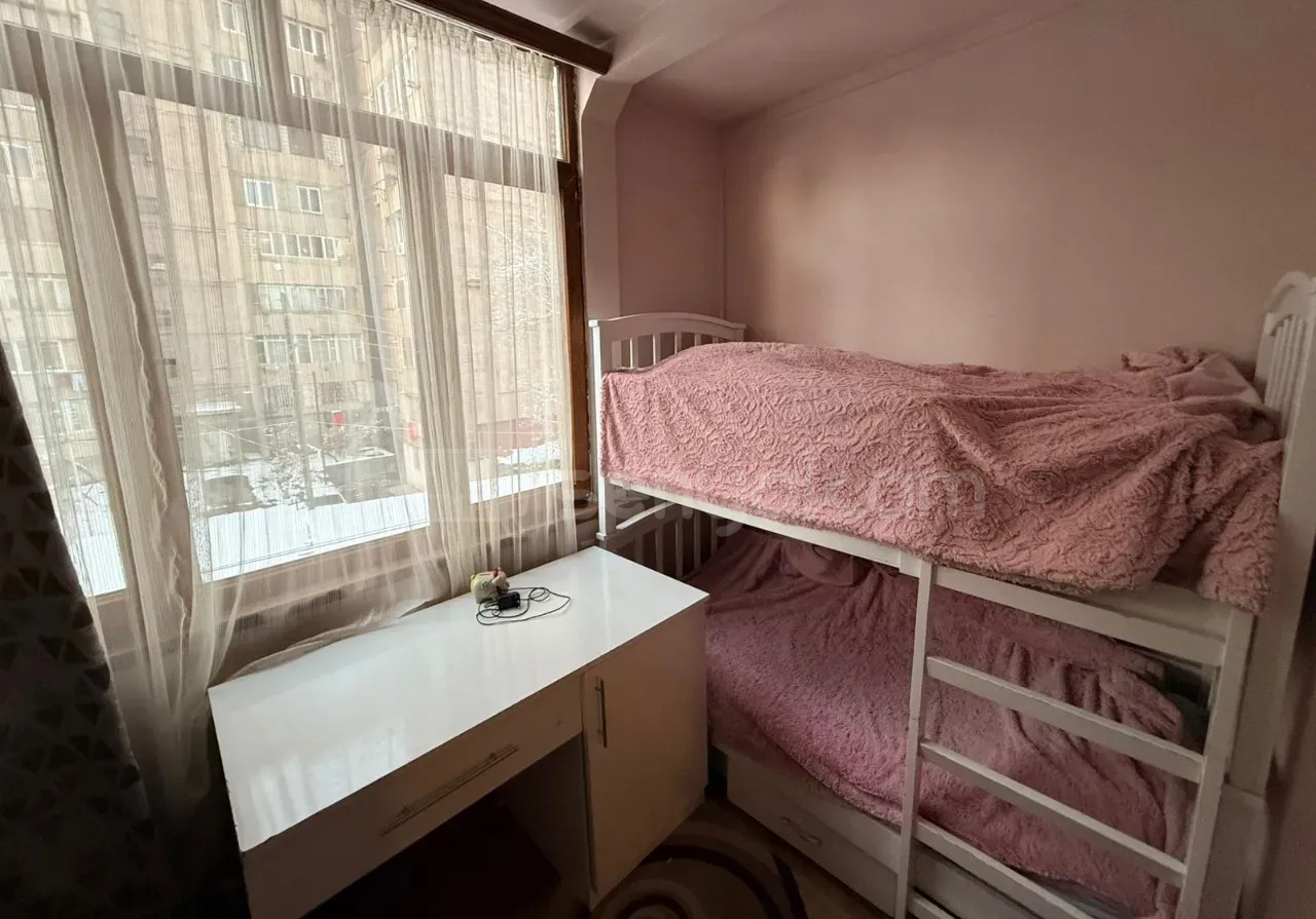 2 Սենյականոց Բնակարան Քարե Շենքում, 55քմ, 5/5 հարկ, Կապիտալ Վերանորոգված