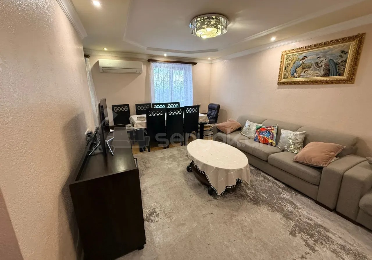 2 Սենյականոց Բնակարան Քարե Շենքում, 55քմ, 5/5 հարկ, Կապիտալ Վերանորոգված