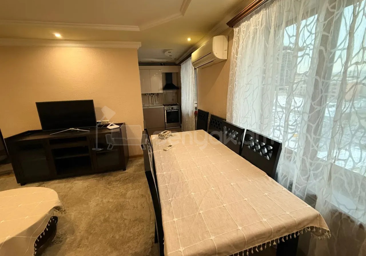 2 Սենյականոց Բնակարան Քարե Շենքում, 55քմ, 5/5 հարկ, Կապիտալ Վերանորոգված