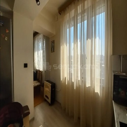 2 Սենյականոց Բնակարան Քարե Շենքում, 44քմ, 5/5 հարկ, Կապիտալ Վերանորոգված