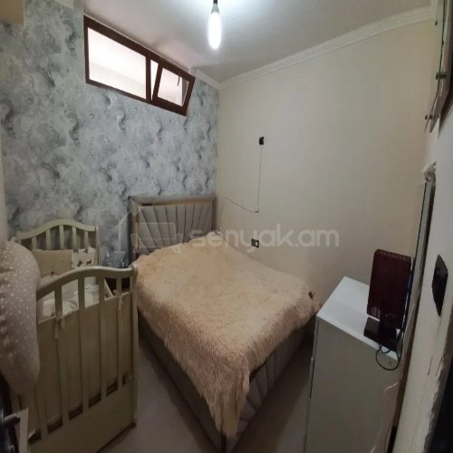 2 Սենյականոց Բնակարան Քարե Շենքում, 44քմ, 5/5 հարկ, Կապիտալ Վերանորոգված