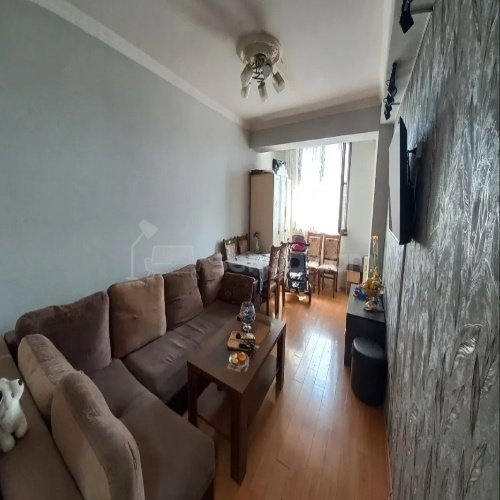 2 Սենյականոց Բնակարան Քարե Շենքում, 44քմ, 5/5 հարկ, Կապիտալ Վերանորոգված