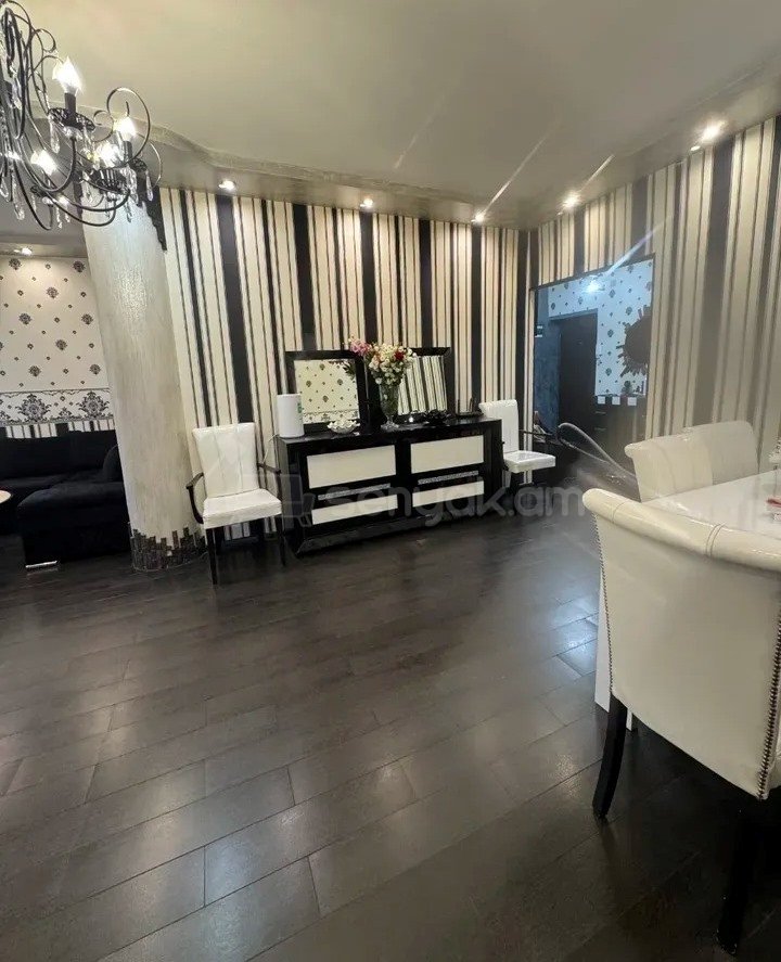 4 Սենյականոց Բնակարան Քարե Շենքում, 115քմ, 3/4 հարկ, Կապիտալ Վերանորոգված