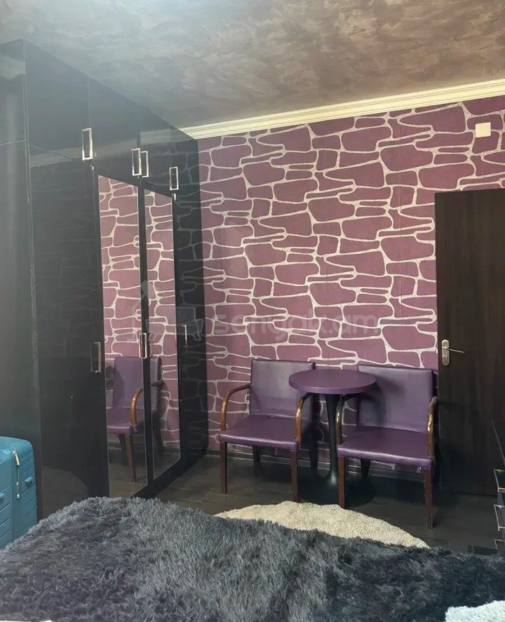 4 Սենյականոց Բնակարան Քարե Շենքում, 115քմ, 3/4 հարկ, Կապիտալ Վերանորոգված