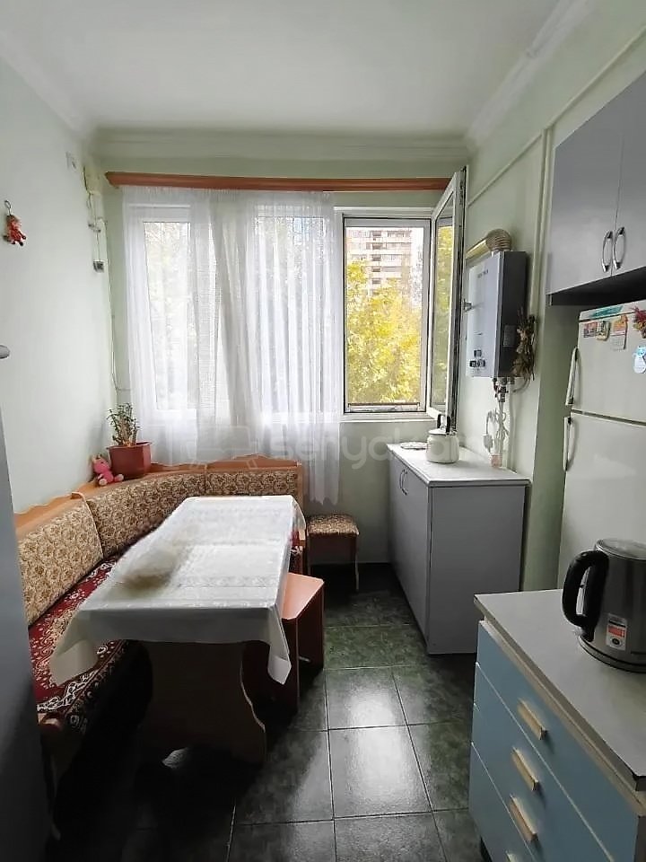 3 Սենյականոց Բնակարան, 70քմ, 2/9 հարկ, Նորմալ Վիճակում