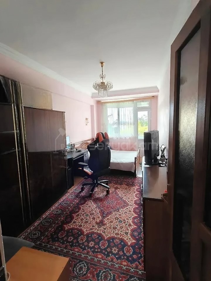 3 Սենյականոց Բնակարան, 70քմ, 2/9 հարկ, Նորմալ Վիճակում