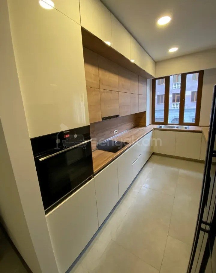 3 Սենյականոց Բնակարան Նորակառույցում, 105քմ, 2/8 հարկ, Կապիտալ Վերանորոգված