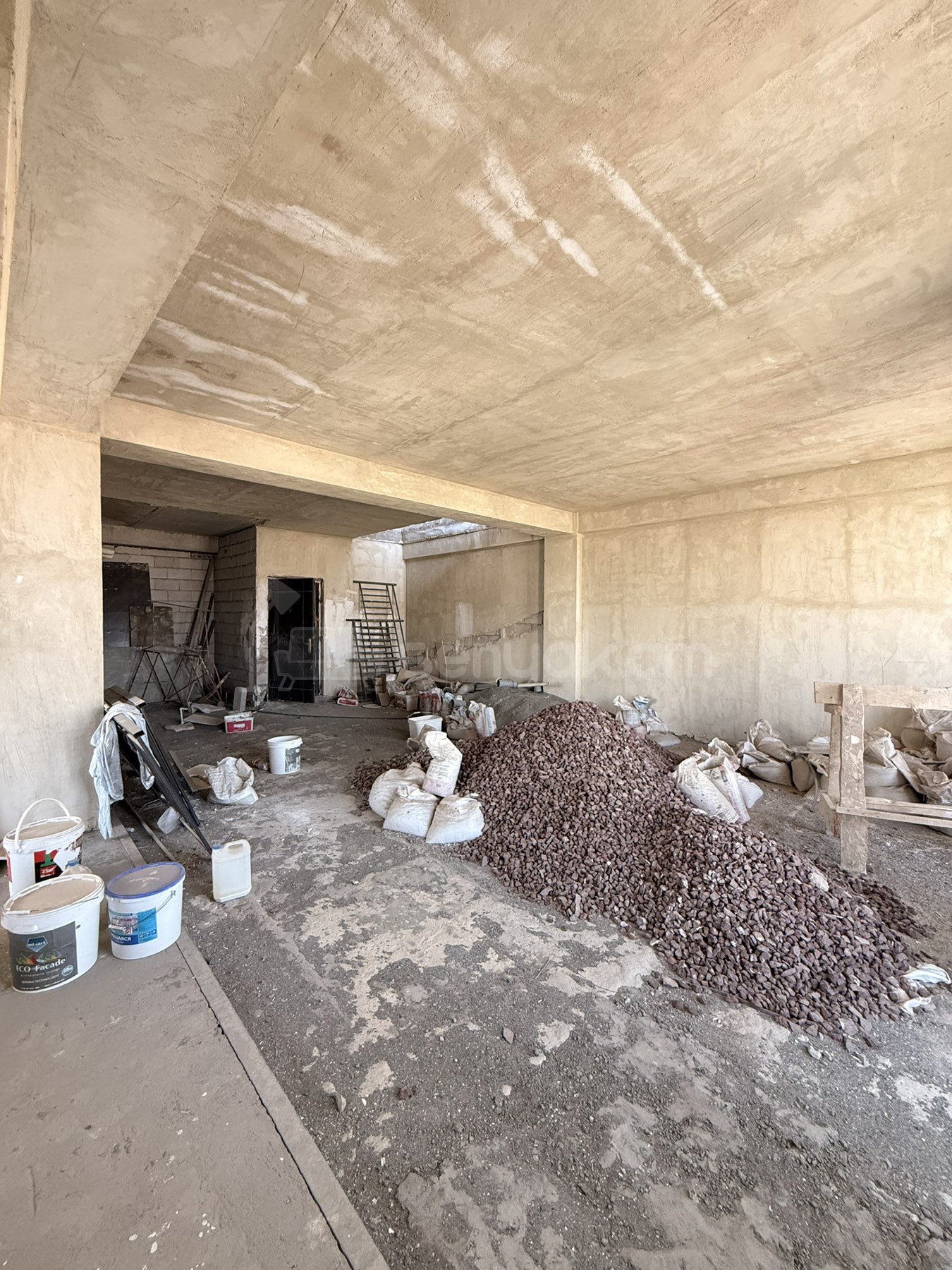 4 Սենյականոց Բնակարան Նորակառույցում, 270քմ, 16/16 հարկ, Զրոյական Վիճակում