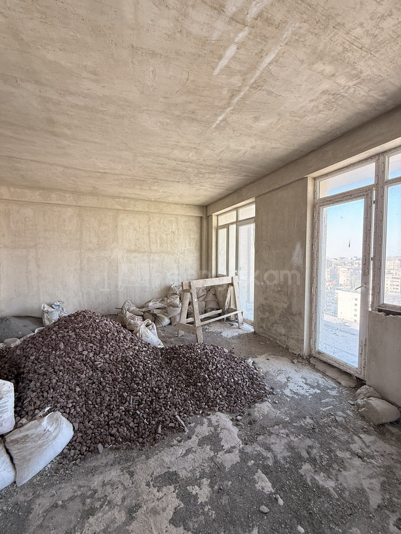 4 Սենյականոց Բնակարան Նորակառույցում, 270քմ, 16/16 հարկ, Զրոյական Վիճակում