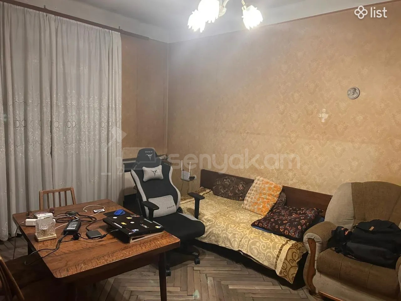 1 Սենյականոց Բնակարան Քարե Շենքում, 40քմ, 2/4 հարկ, Նորմալ Վիճակում, Կահավորված