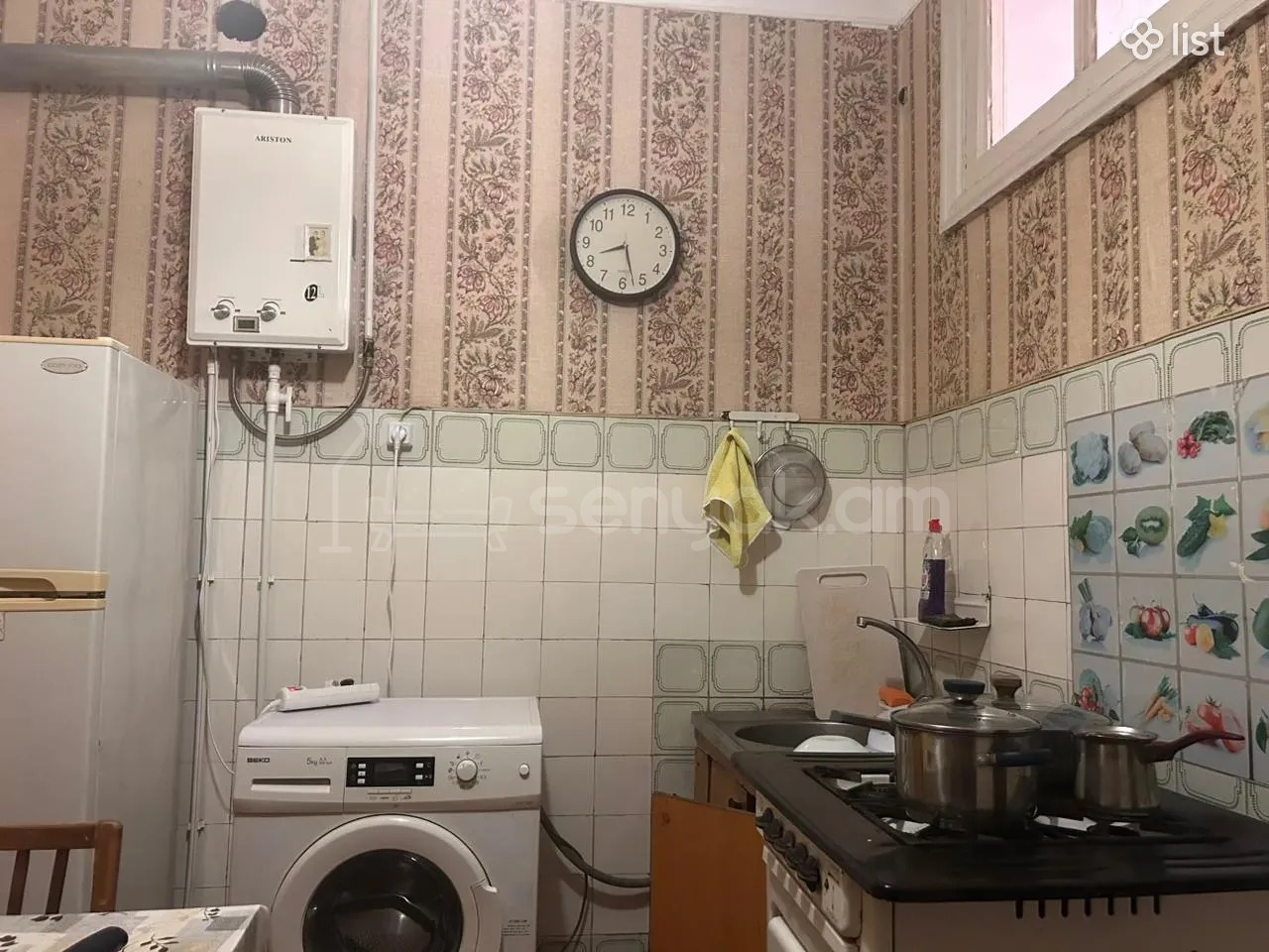 1 Սենյականոց Բնակարան Քարե Շենքում, 40քմ, 2/4 հարկ, Նորմալ Վիճակում, Կահավորված