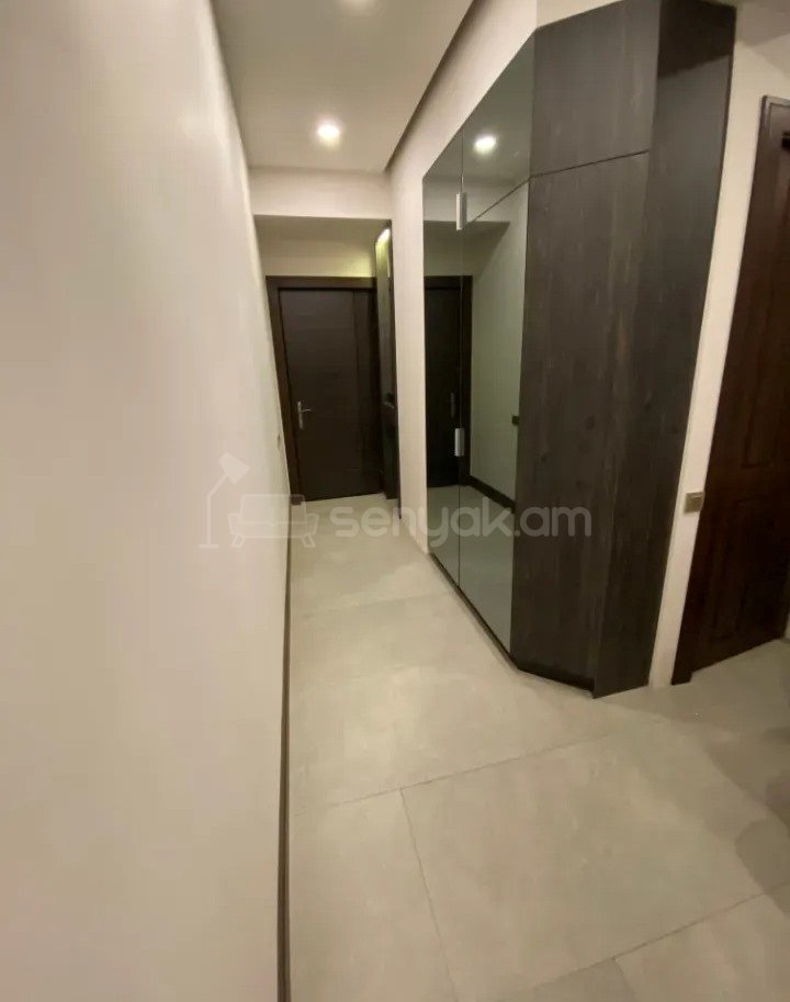 3 Սենյականոց Բնակարան Նորակառույցում, 105քմ, 2/8 հարկ, Կապիտալ Վերանորոգված