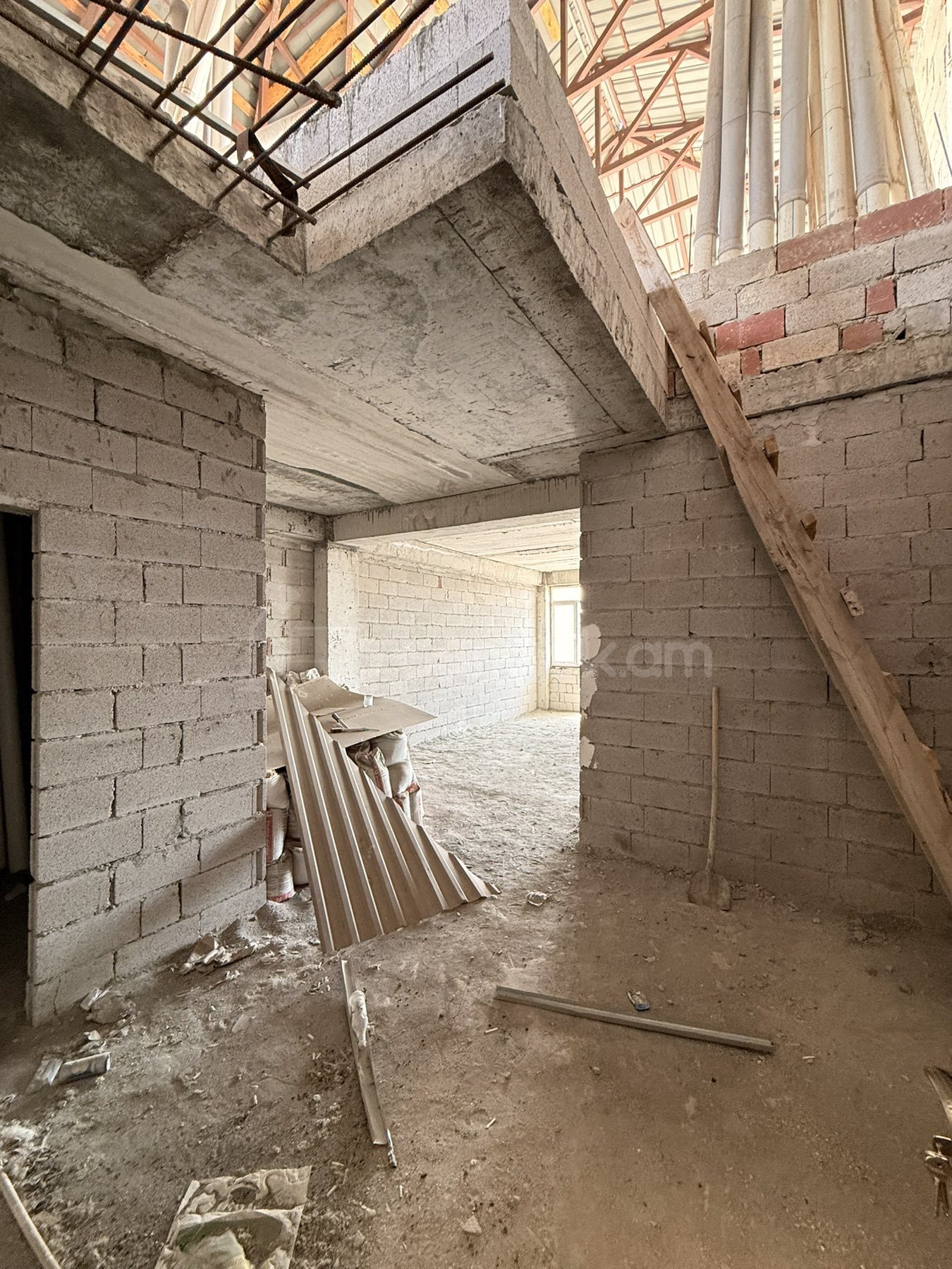 4 Սենյականոց Բնակարան Նորակառույցում, 267քմ, 16/16 հարկ, Զրոյական Վիճակում