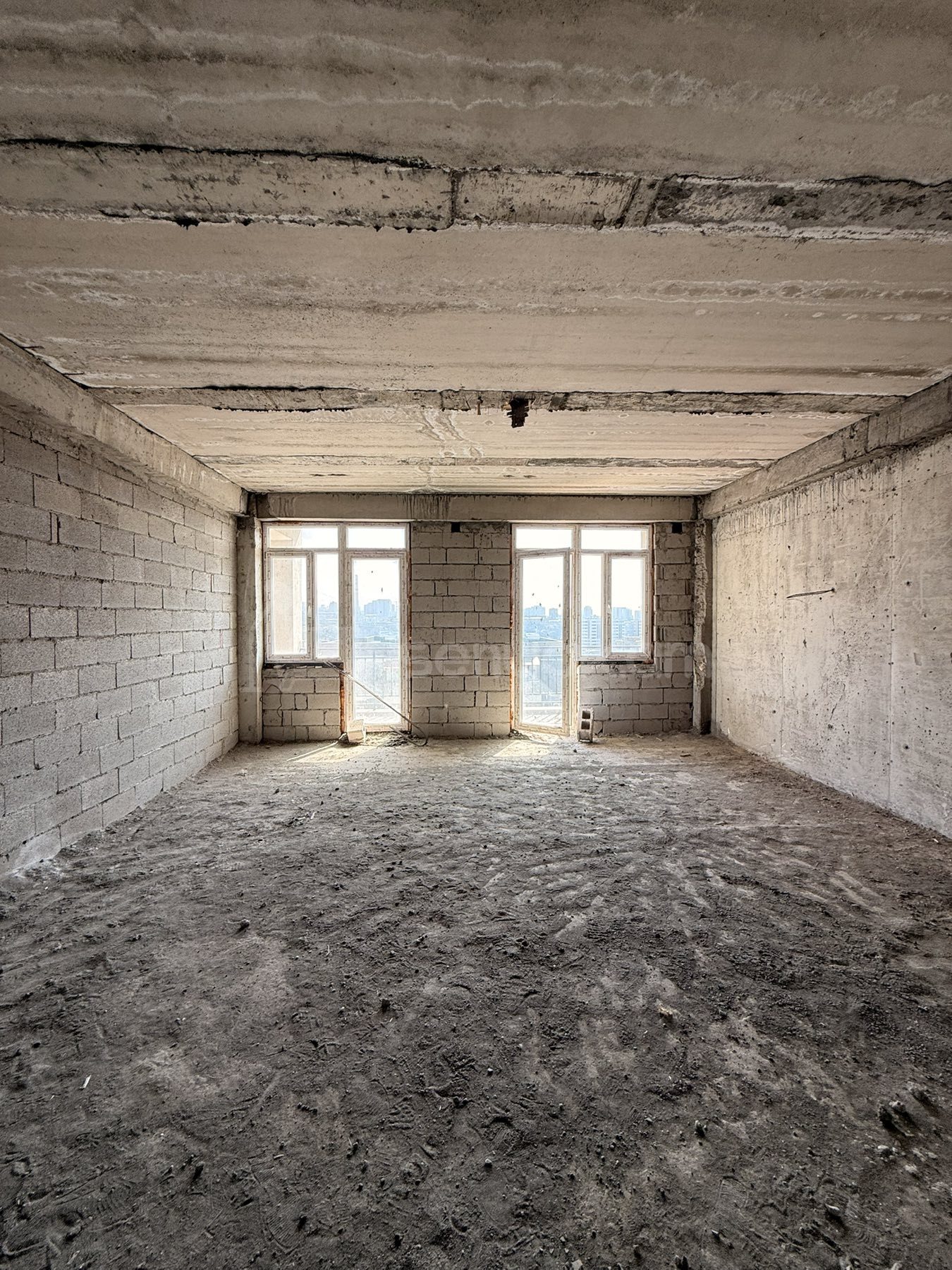 4 Սենյականոց Բնակարան Նորակառույցում, 267քմ, 16/16 հարկ, Զրոյական Վիճակում