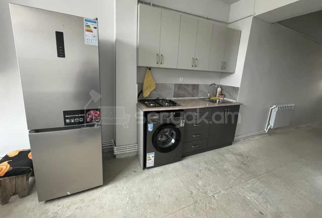 2 Սենյականոց Բնակարան Քարե Շենքում, 48քմ, 1/1 հարկ, Նորմալ Վիճակում, Կահավորված