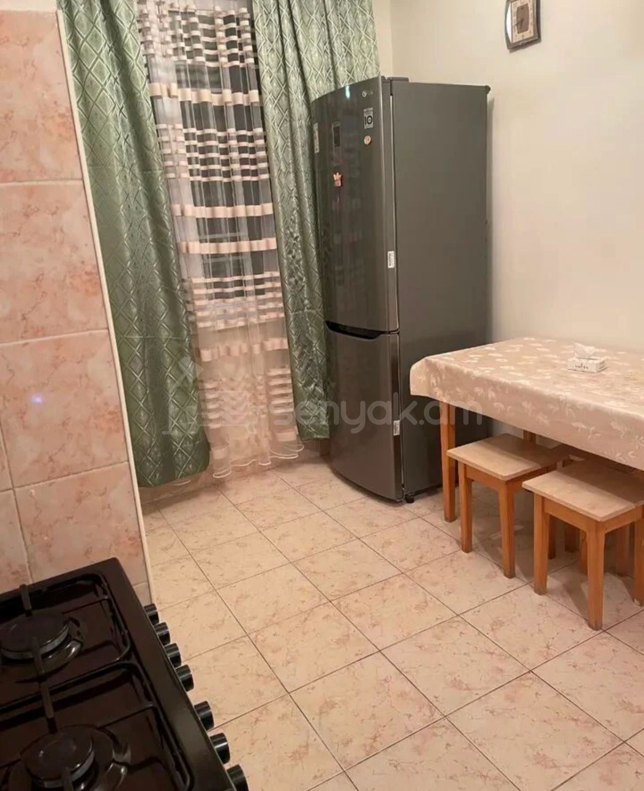 2 Սենյականոց Բնակարան Քարե Շենքում, 70քմ, 2/5 հարկ, Կապիտալ Վերանորոգված, Կահավորված