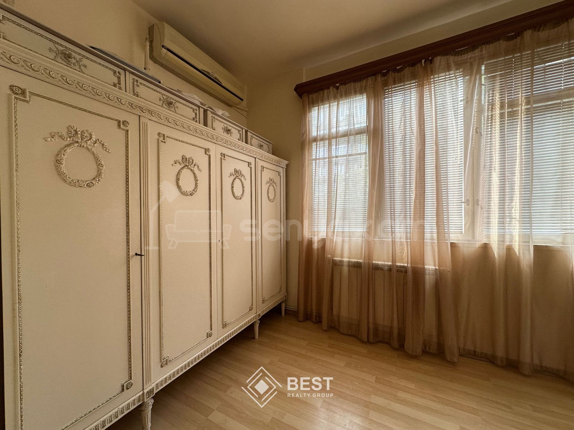 3 Սենյականոց Բնակարան Քարե Շենքում, 73քմ, 4/4 հարկ, Կապիտալ Վերանորոգված, Կահավորված, Արևկող