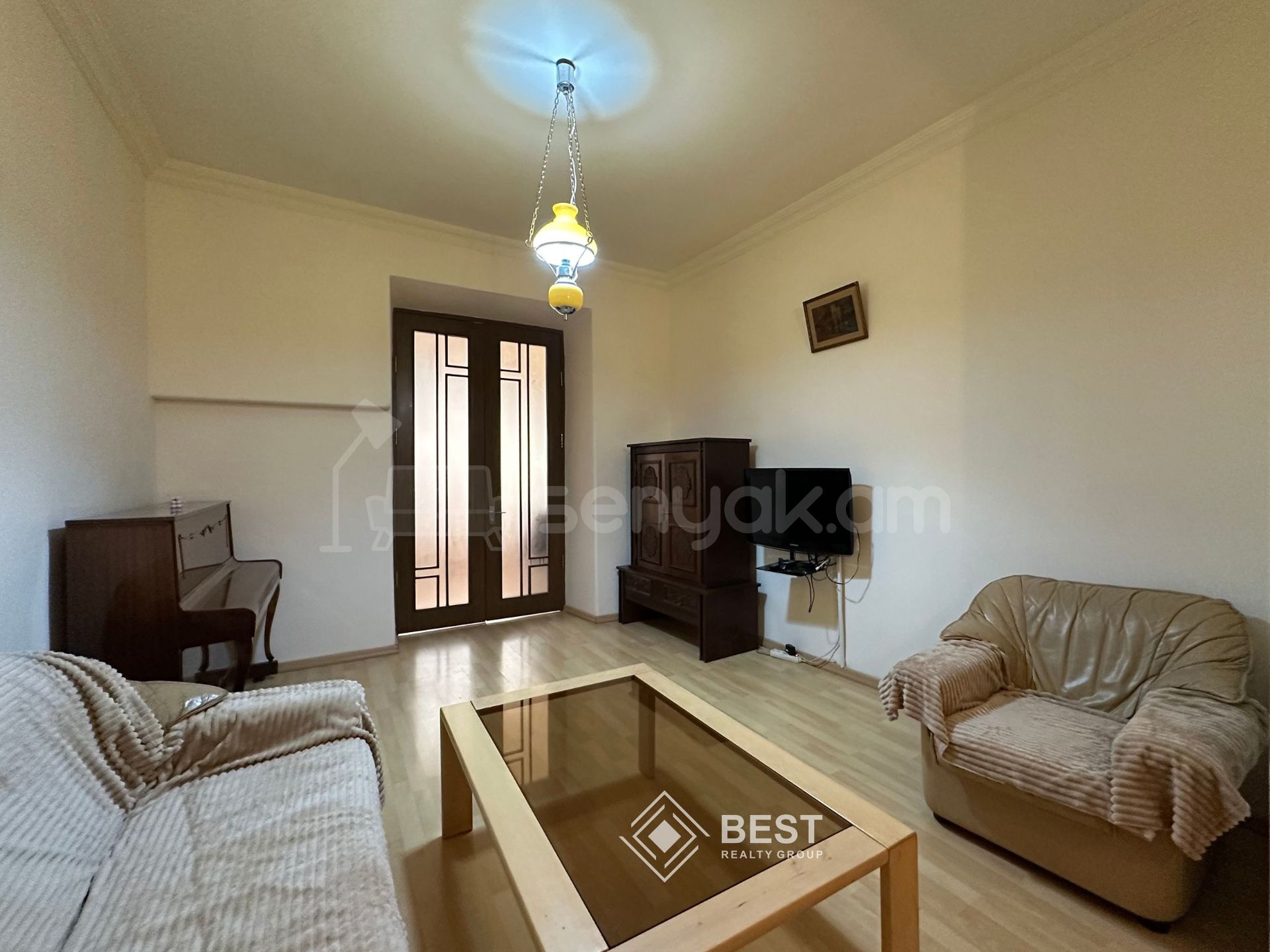 3 Սենյականոց Բնակարան Քարե Շենքում, 73քմ, 4/4 հարկ, Կապիտալ Վերանորոգված, Կահավորված, Արևկող