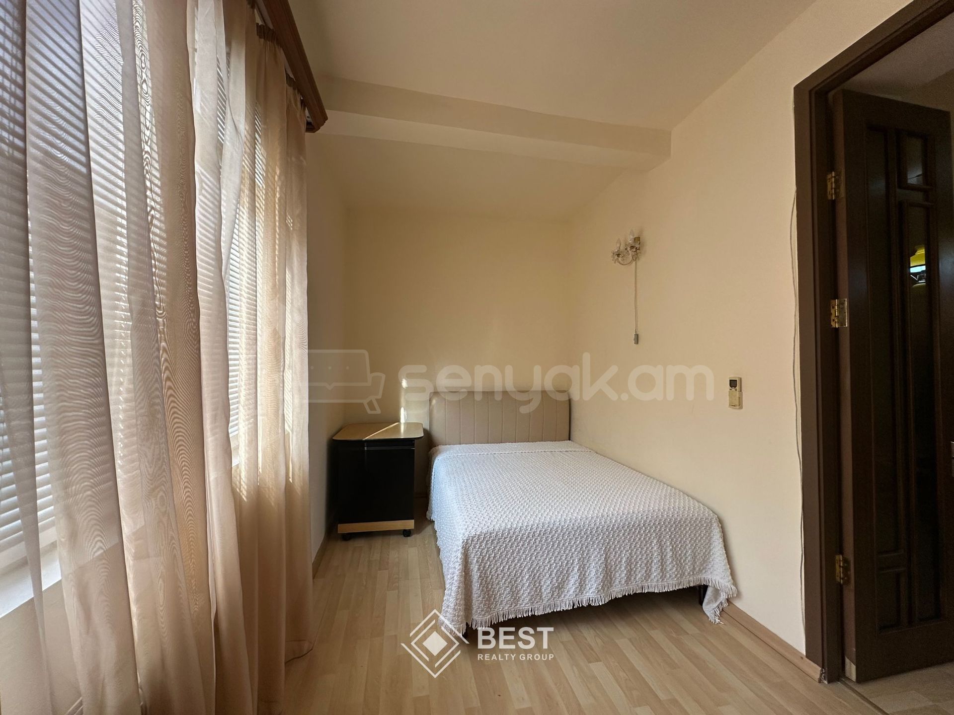 3 Սենյականոց Բնակարան Քարե Շենքում, 73քմ, 4/4 հարկ, Կապիտալ Վերանորոգված, Կահավորված, Արևկող