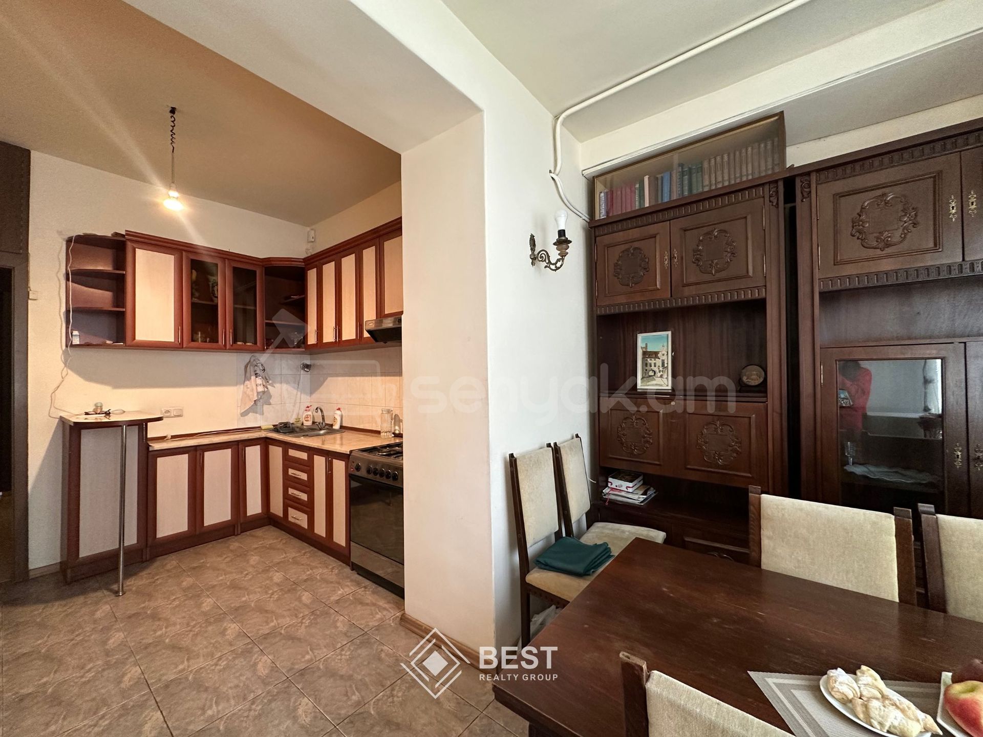 3 Սենյականոց Բնակարան Քարե Շենքում, 73քմ, 4/4 հարկ, Կապիտալ Վերանորոգված, Կահավորված, Արևկող