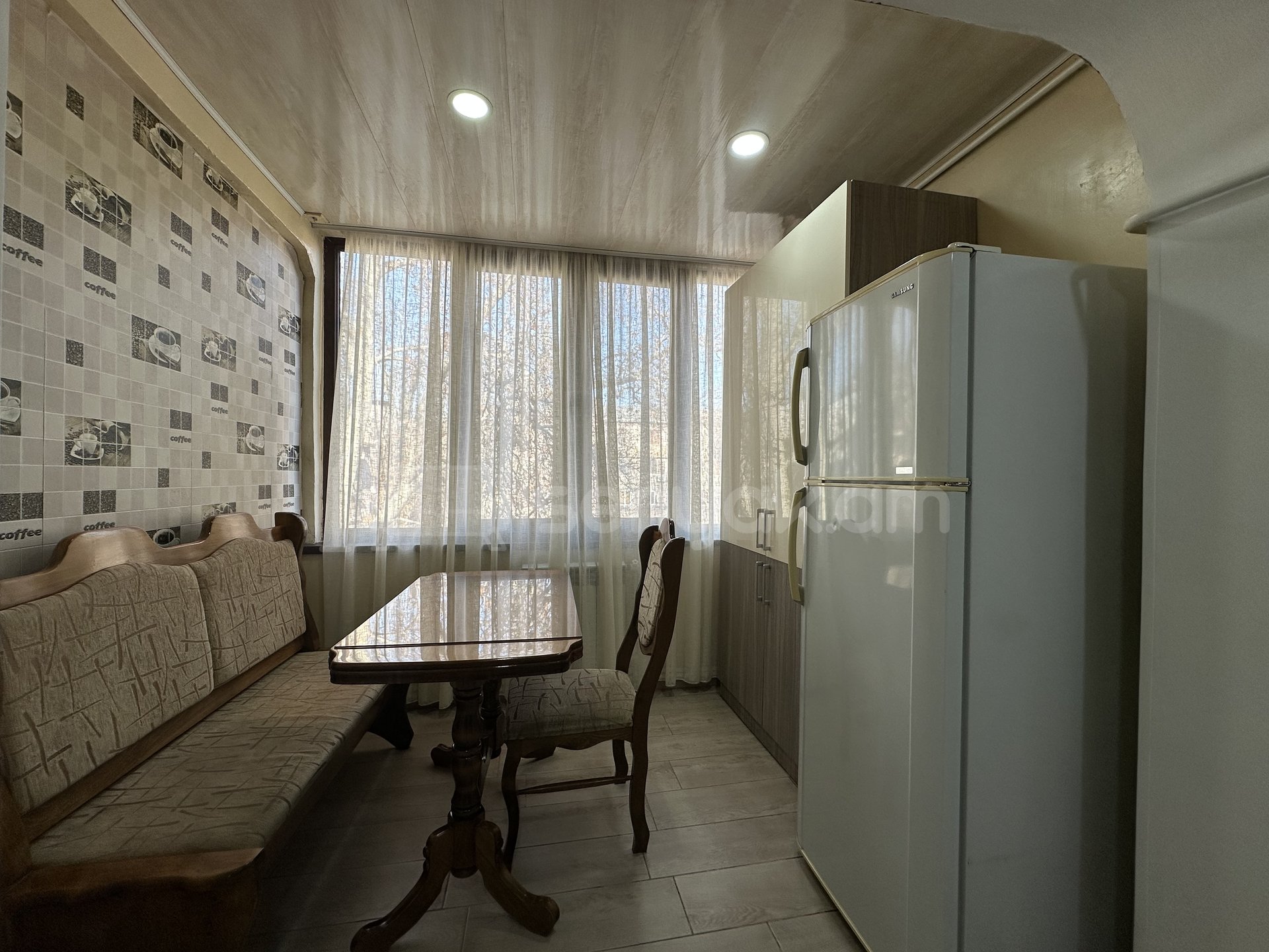 4 Սենյականոց Բնակարան Քարե Շենքում, 74քմ, 5/5 հարկ, Կապիտալ Վերանորոգված, Կահավորված, Արևկող