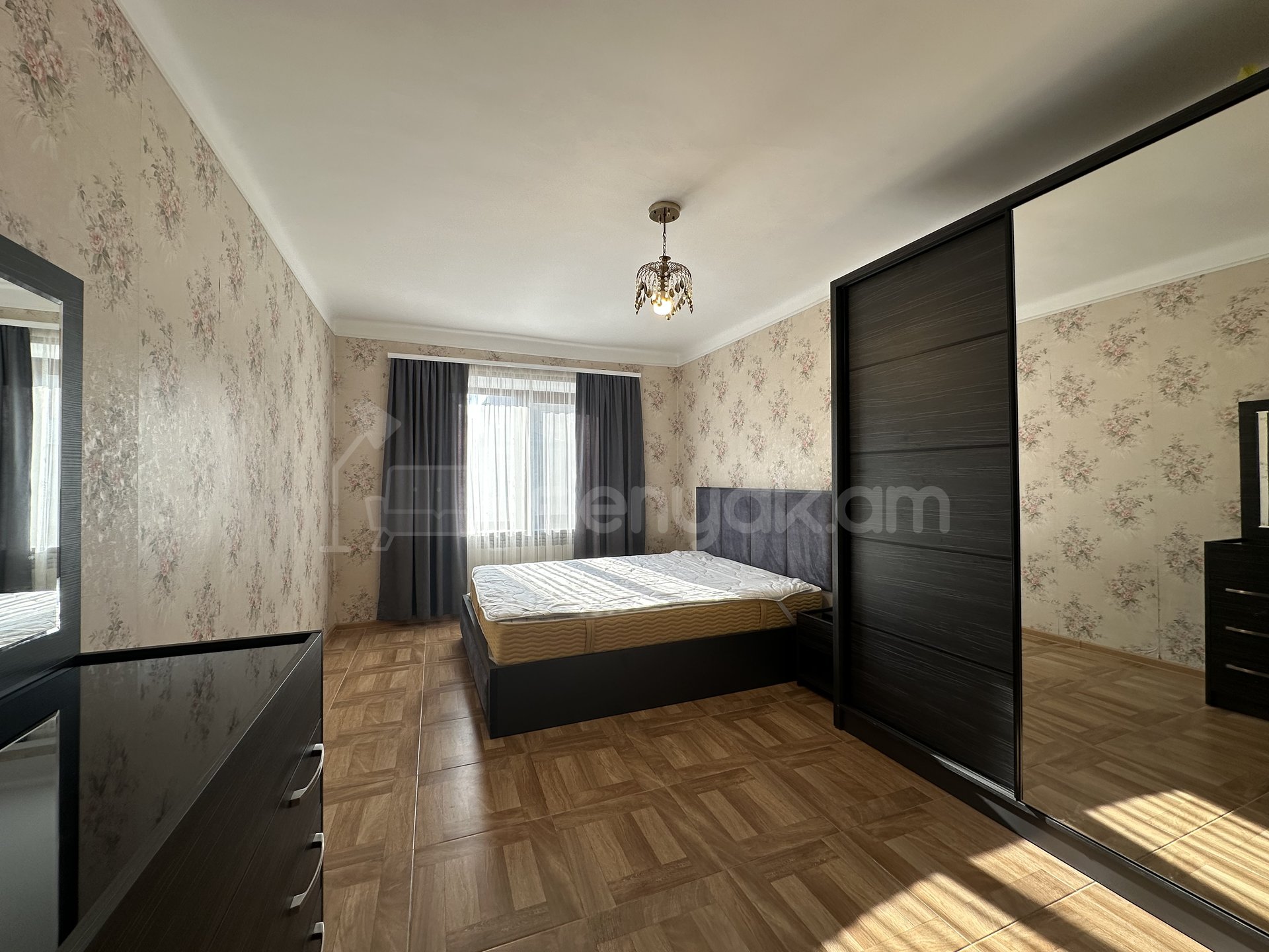 4 Սենյականոց Բնակարան Քարե Շենքում, 74քմ, 5/5 հարկ, Կապիտալ Վերանորոգված, Կահավորված, Արևկող