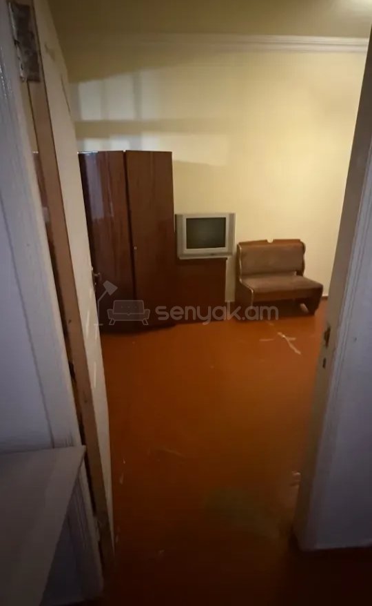 2 Սենյականոց Բնակարան Քարե Շենքում, 64քմ, 2/2 հարկ, Նորմալ Վիճակում, Կահավորված, Արևկող