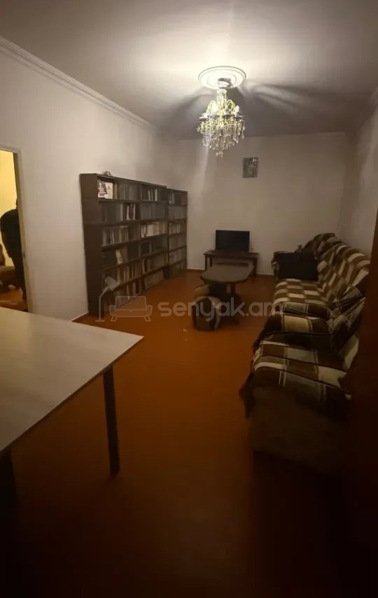 2 Սենյականոց Բնակարան Քարե Շենքում, 64քմ, 2/2 հարկ, Նորմալ Վիճակում, Կահավորված, Արևկող