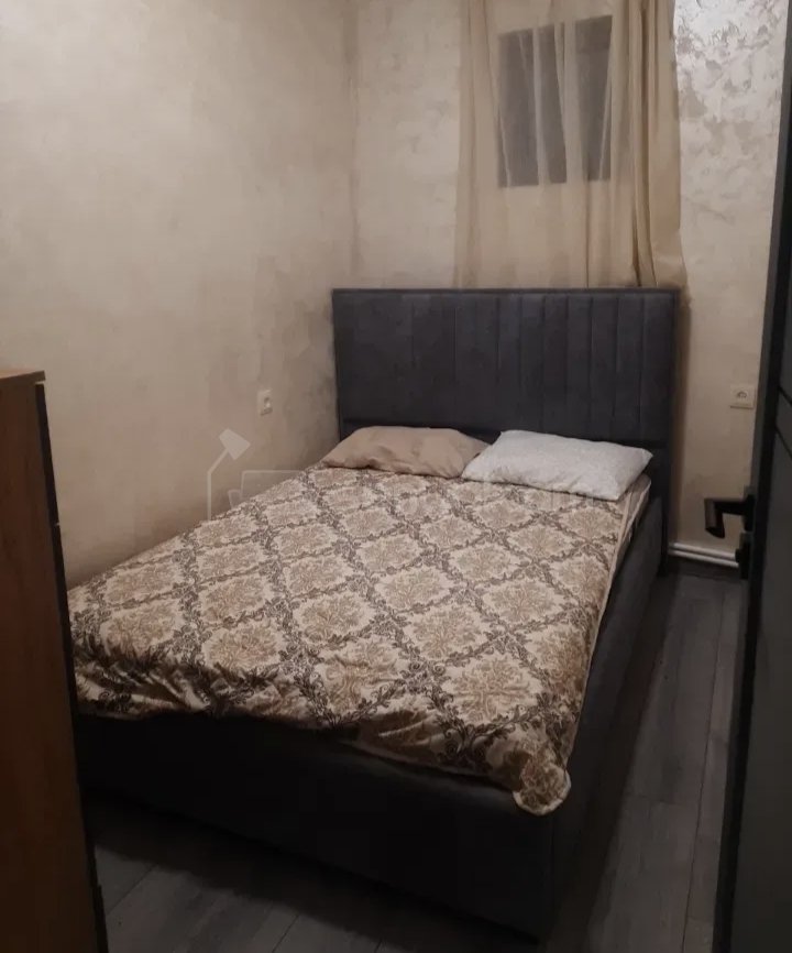 3 Սենյականոց Բնակարան Քարե Շենքում, 60քմ, 2/2 հարկ, Կապիտալ Վերանորոգված, Կահավորված