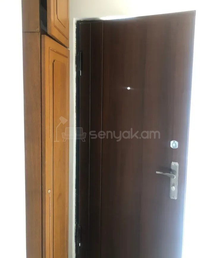 3 Սենյականոց Բնակարան Քարե Շենքում, 78քմ, 1/1 հարկ, Նորմալ Վիճակում, Կահավորված, Արևկող