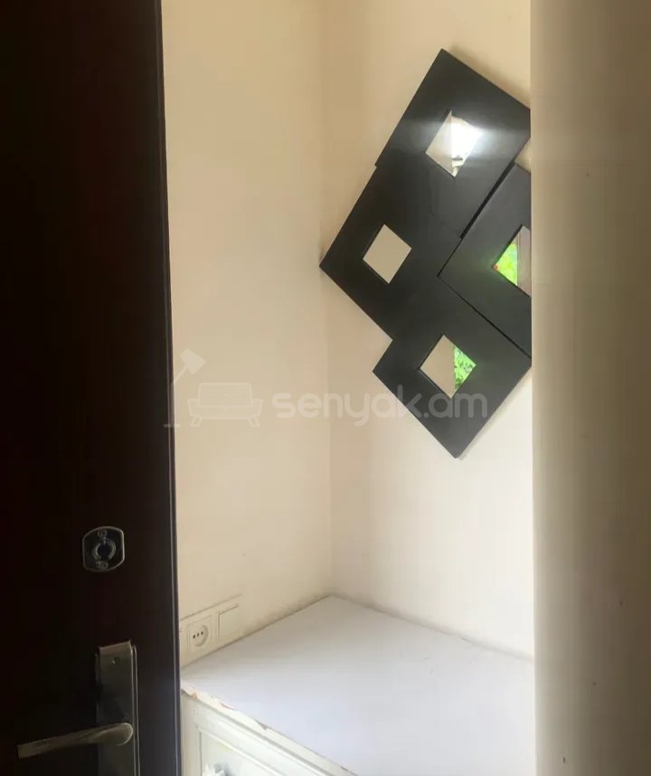 3 Սենյականոց Բնակարան Քարե Շենքում, 78քմ, 1/1 հարկ, Նորմալ Վիճակում, Կահավորված, Արևկող