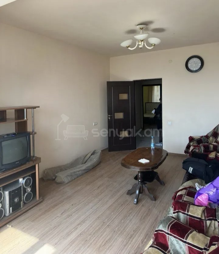 2 Սենյականոց Բնակարան Քարե Շենքում, 48քմ, 2/4 հարկ, Նորմալ Վիճակում, Կահավորված