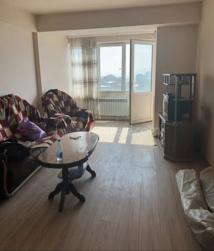 2 Սենյականոց Բնակարան Քարե Շենքում, 48քմ, 2/4 հարկ, Նորմալ Վիճակում, Կահավորված