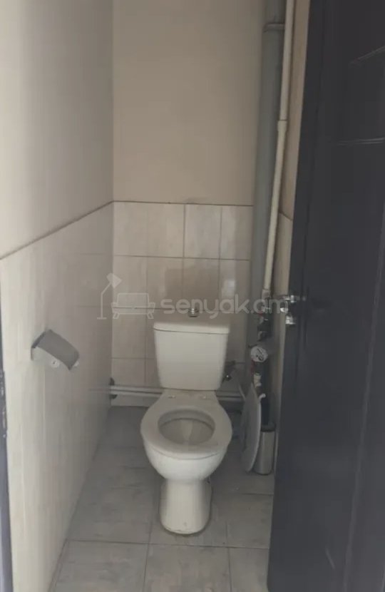 2 Սենյականոց Բնակարան Քարե Շենքում, 48քմ, 2/4 հարկ, Նորմալ Վիճակում, Կահավորված