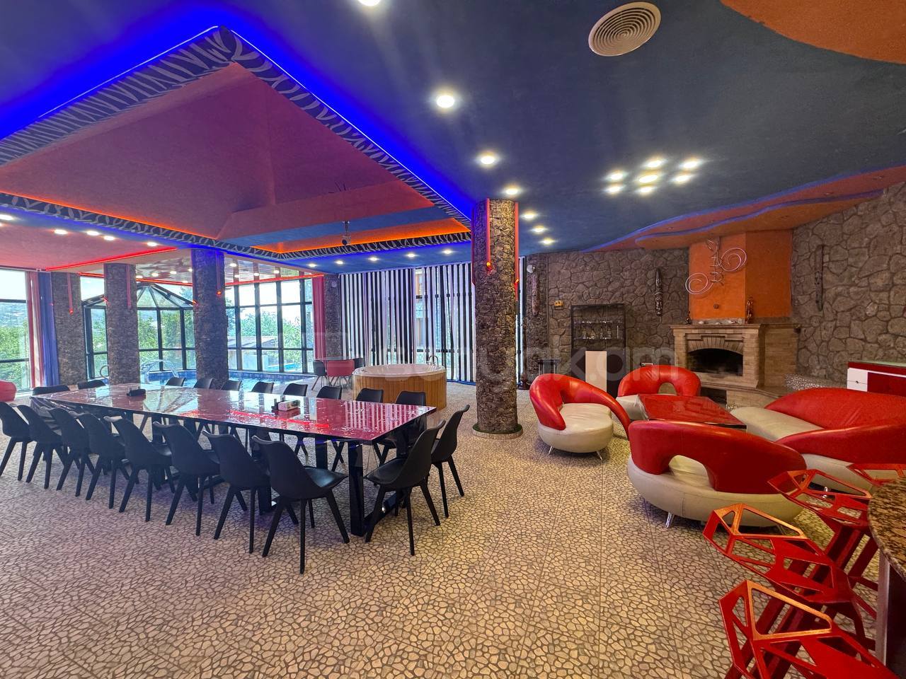 6 Սենյականոց Շքեղ Առանձնատուն, 300քմ, Լողավազանով