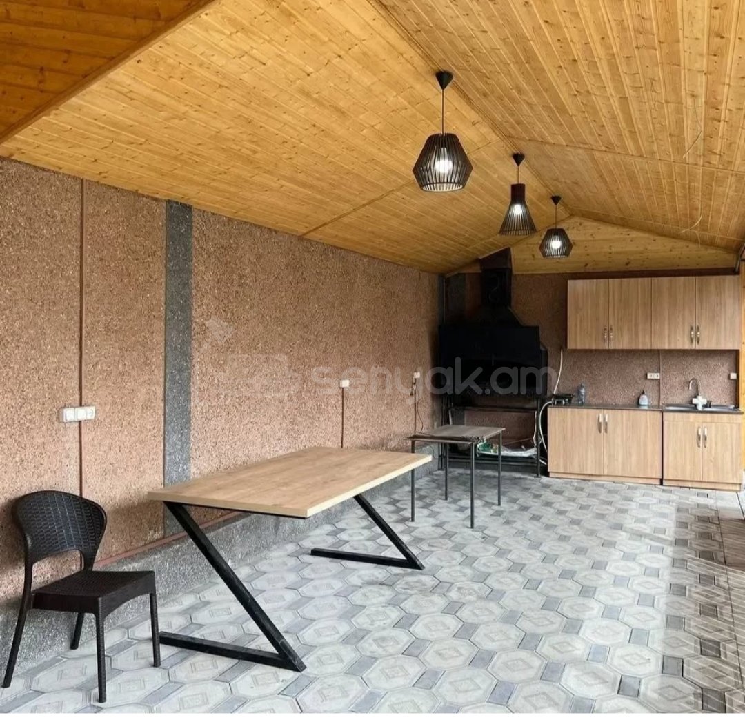 3 Սենյականոց Շքեղ Առանձնատուն, 200քմ, Լողավազանով