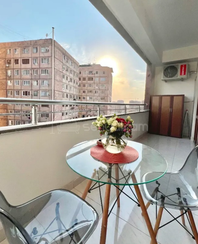 3 Սենյականոց Բնակարան, 98քմ, 8/8 հարկ, Դիզայներական Վերանորոգված, Կահավորված, Արևկող