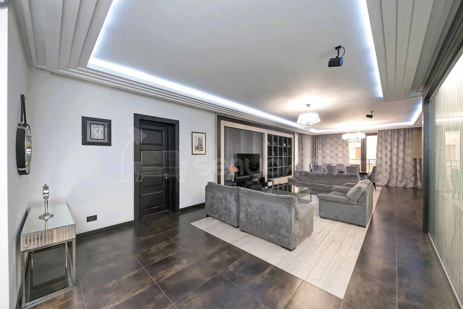 4 Սենյականոց Բնակարան Նորակառույցում, 219քմ, 9/16 հարկ, Դիզայներական Վերանորոգված