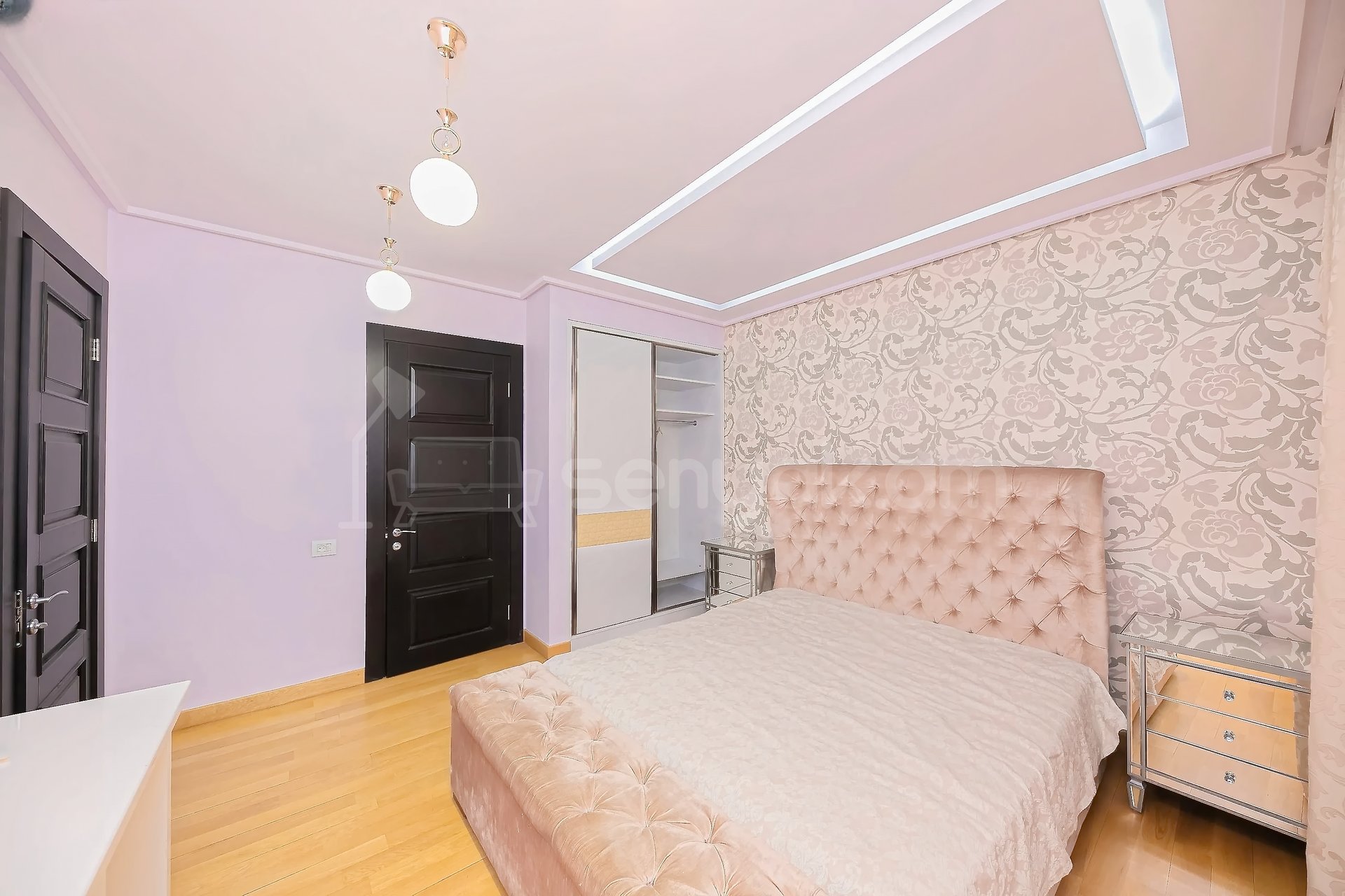 4 Սենյականոց Բնակարան Նորակառույցում, 219քմ, 9/16 հարկ, Դիզայներական Վերանորոգված