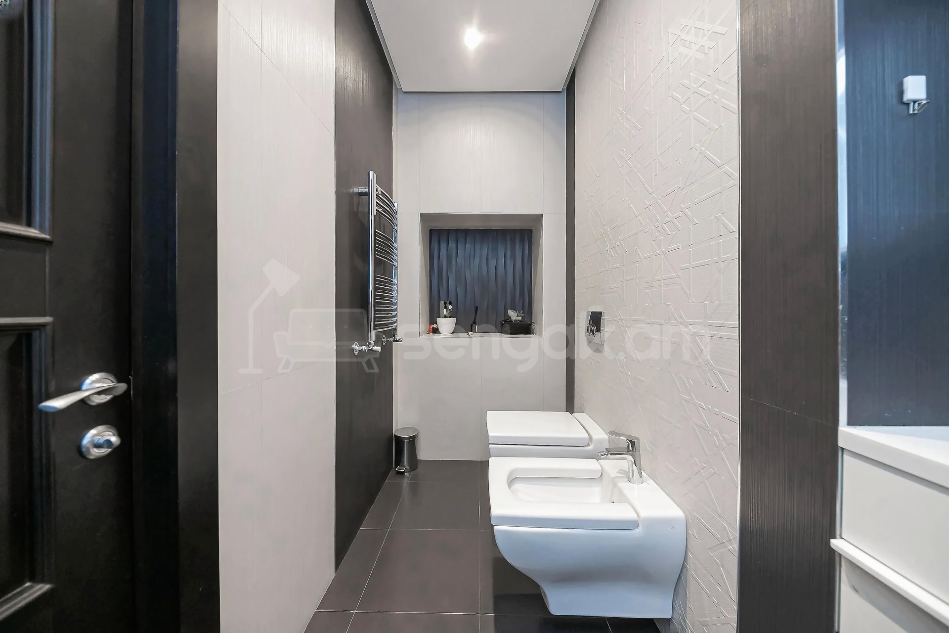 4 Սենյականոց Բնակարան Նորակառույցում, 219քմ, 9/16 հարկ, Դիզայներական Վերանորոգված