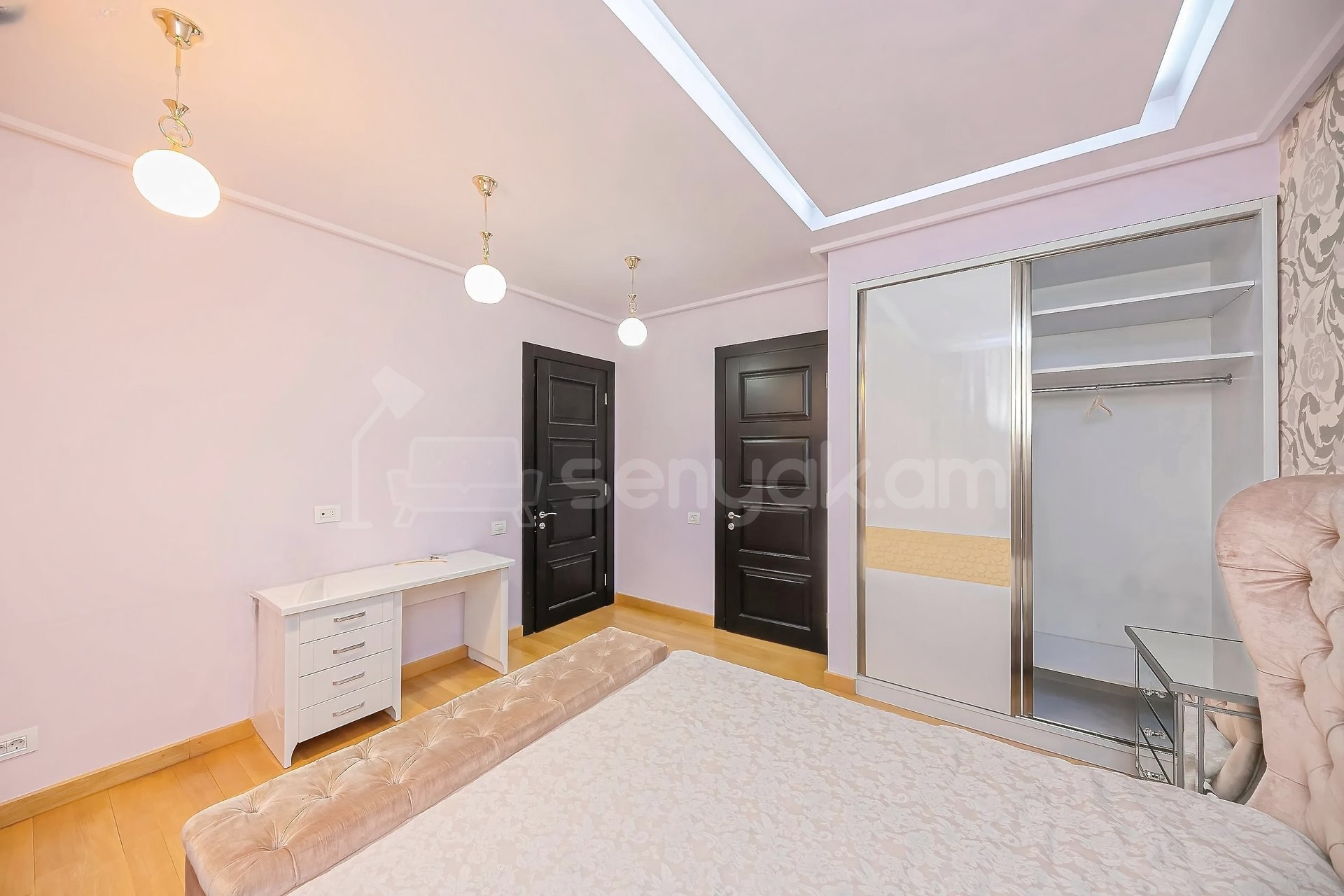 4 Սենյականոց Բնակարան Նորակառույցում, 219քմ, 9/16 հարկ, Դիզայներական Վերանորոգված