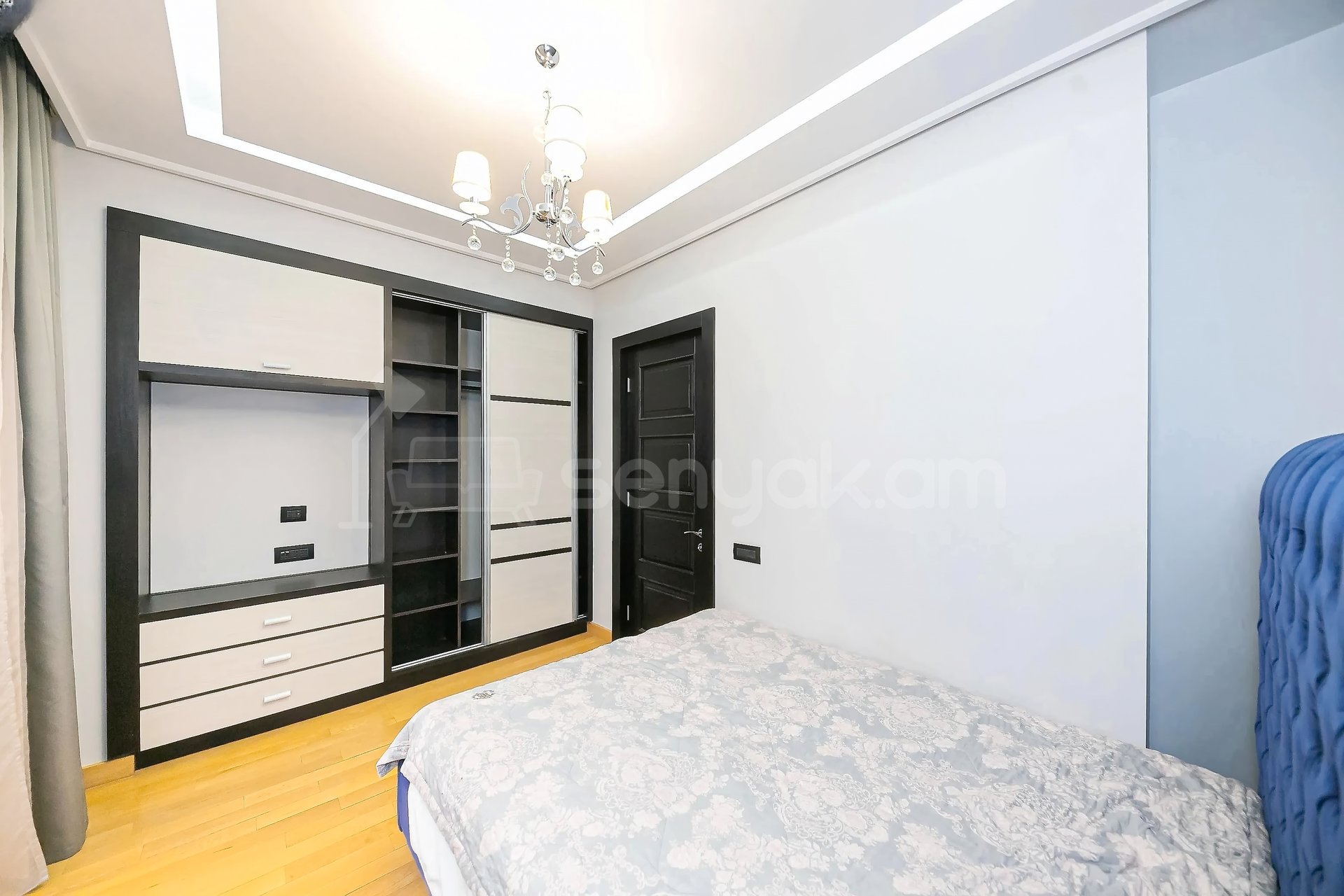 4 Սենյականոց Բնակարան Նորակառույցում, 219քմ, 9/16 հարկ, Դիզայներական Վերանորոգված