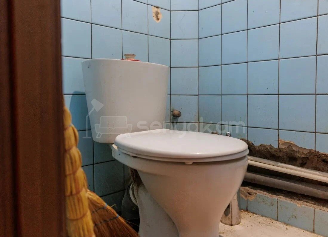 3 Սենյականոց Բնակարան Քարե Շենքում, 92քմ, 4/5 հարկ, Նորմալ Վիճակում