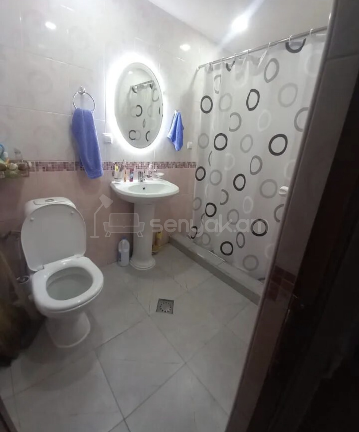 3 Սենյականոց Բնակարան Քարե Շենքում, 80քմ, 5/5 հարկ, Նորմալ Վիճակում