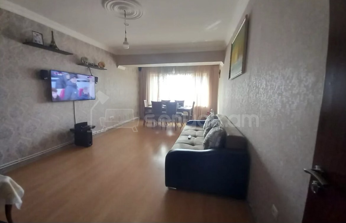 3 Սենյականոց Բնակարան Քարե Շենքում, 80քմ, 5/5 հարկ, Նորմալ Վիճակում