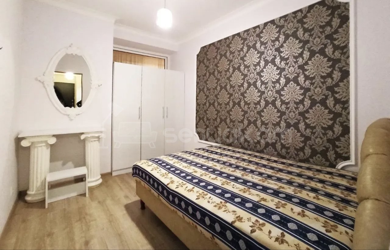 2 Սենյականոց Բնակարան Քարե Շենքում, 54քմ, 2/4 հարկ, Նորմալ Վիճակում, Կահավորված, Արևկող