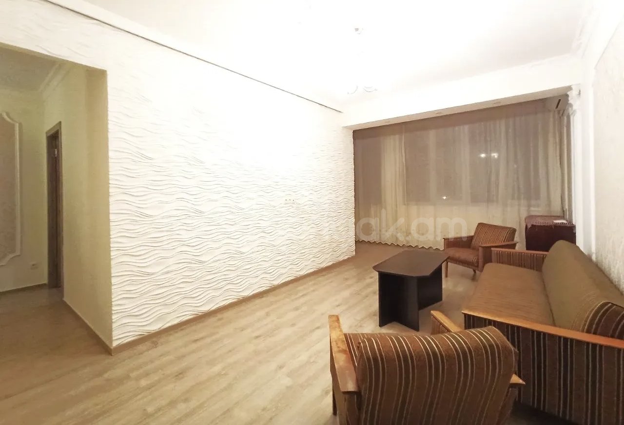 2 Սենյականոց Բնակարան Քարե Շենքում, 54քմ, 2/4 հարկ, Նորմալ Վիճակում, Կահավորված, Արևկող